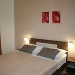 شقة 12957a
